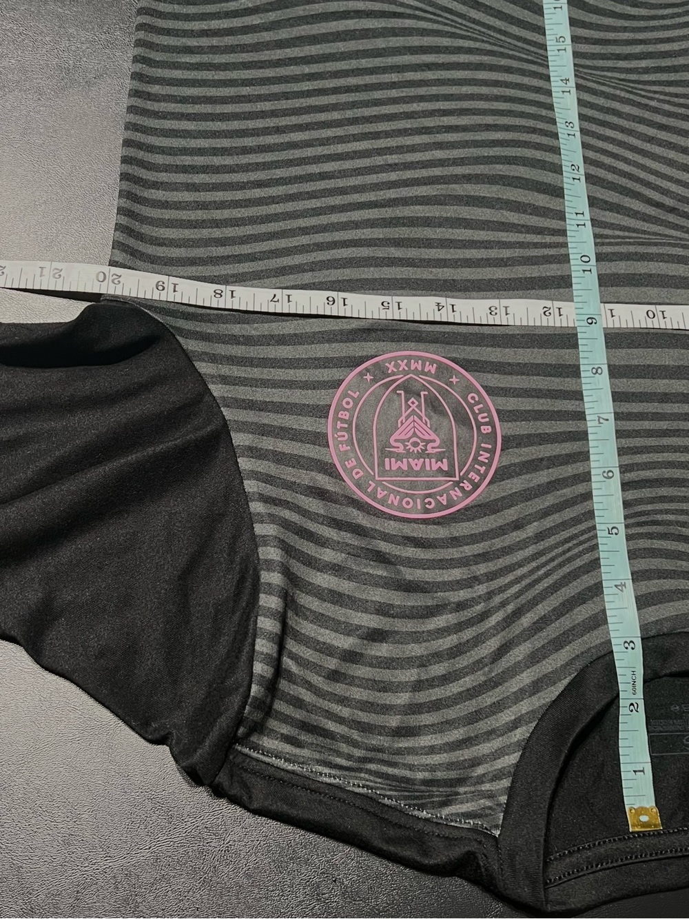 Adidas Youth Lionel Messi Inter Miami CF Fan Jersey Black and Pink Performance T - Picture 10 of 10
